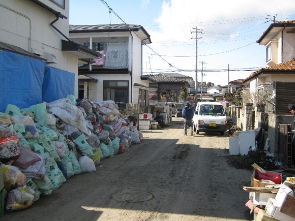 Shiogama City - streets full of trash